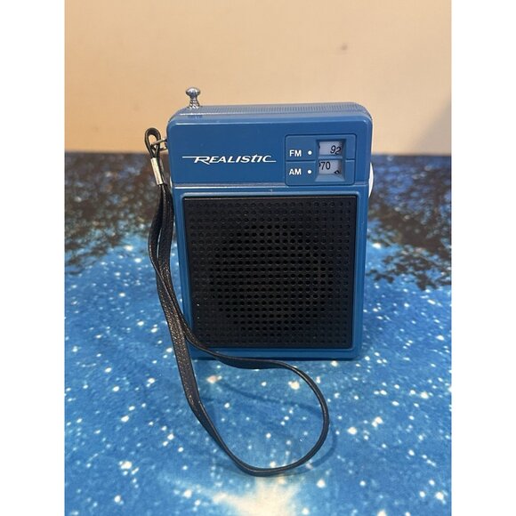 Vintage Realistic Radio - Picture 2 of 6